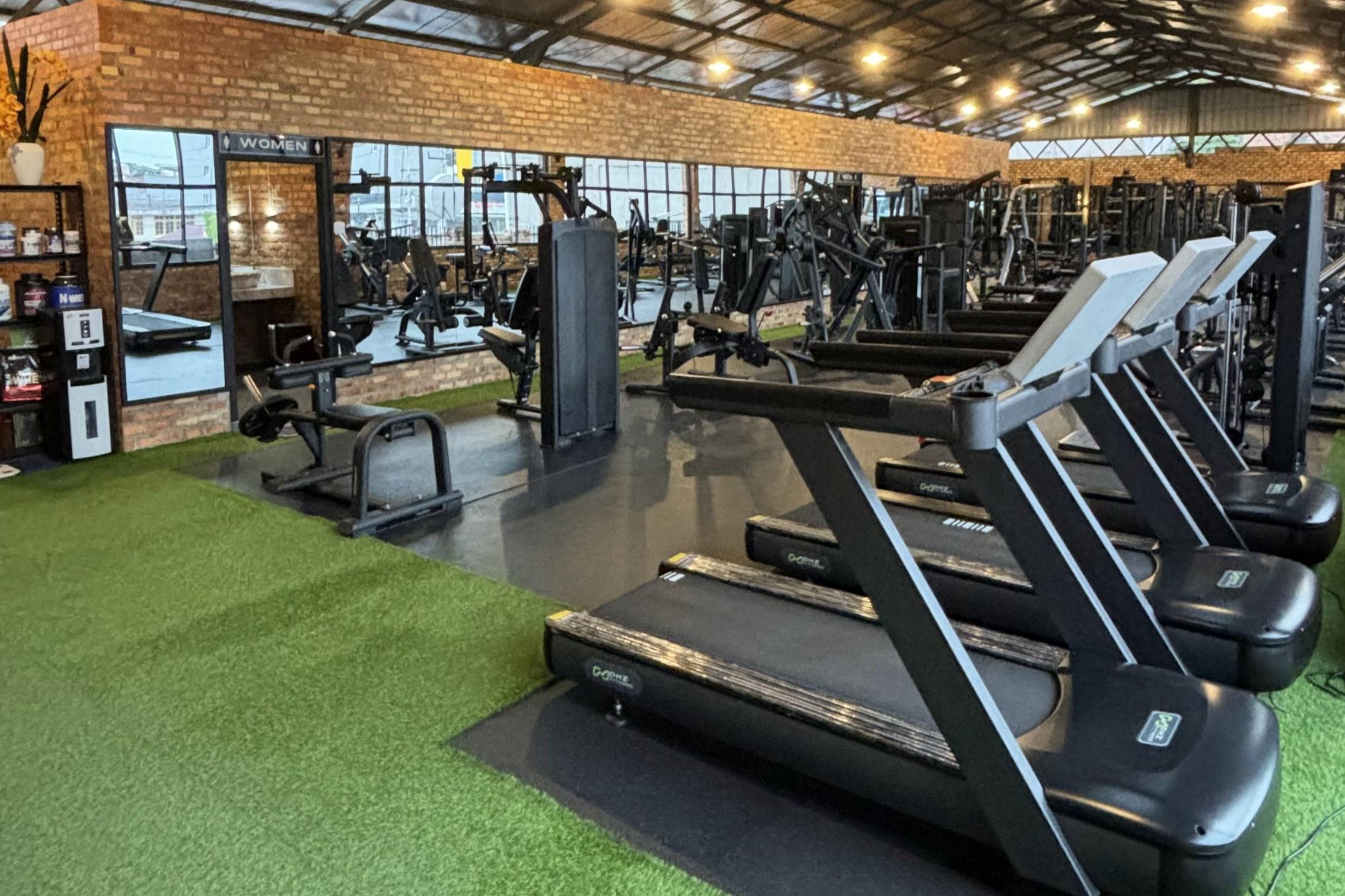 Ruang latihan Physique Lab
